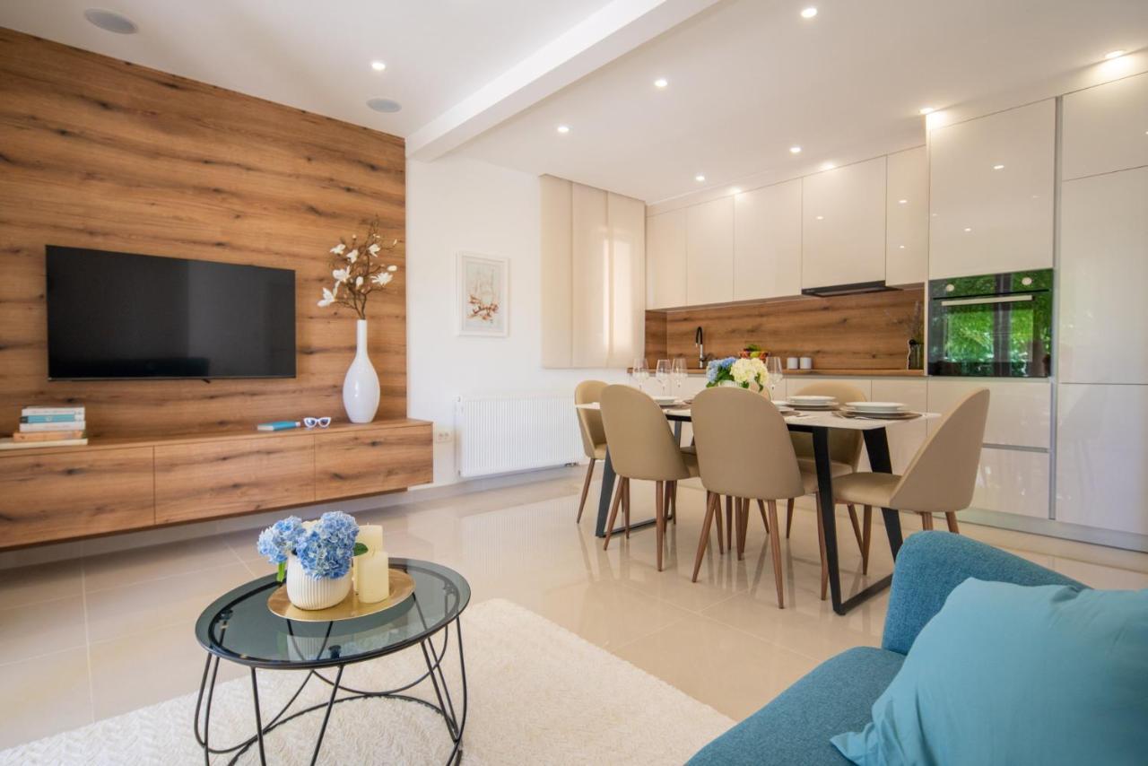 Garden Apartment Pakostane Bagian luar foto