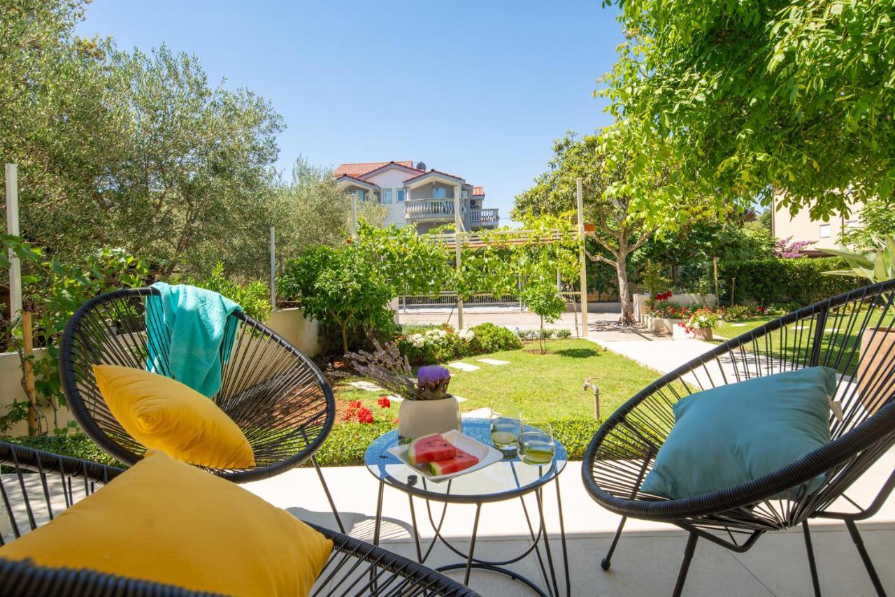 Garden Apartment Pakostane Bagian luar foto