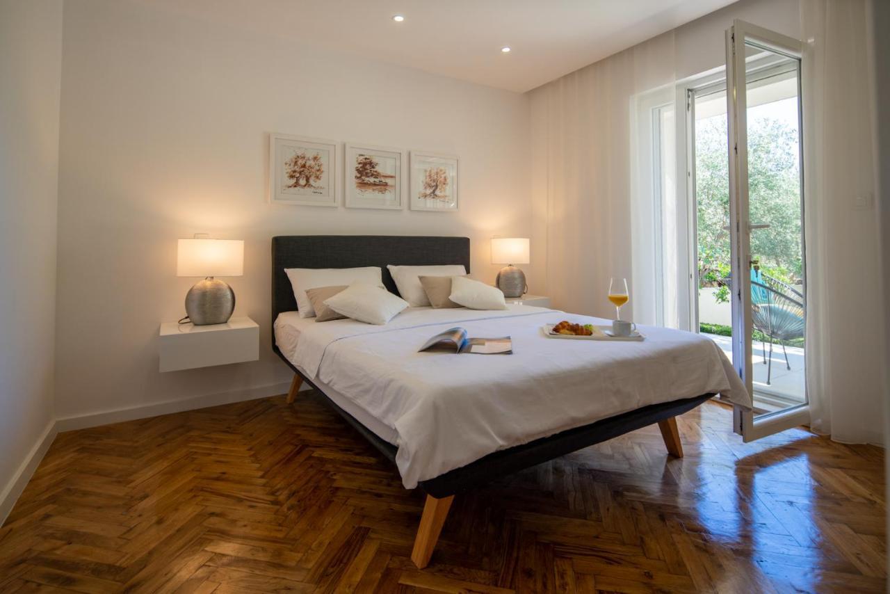 Garden Apartment Pakostane Bagian luar foto
